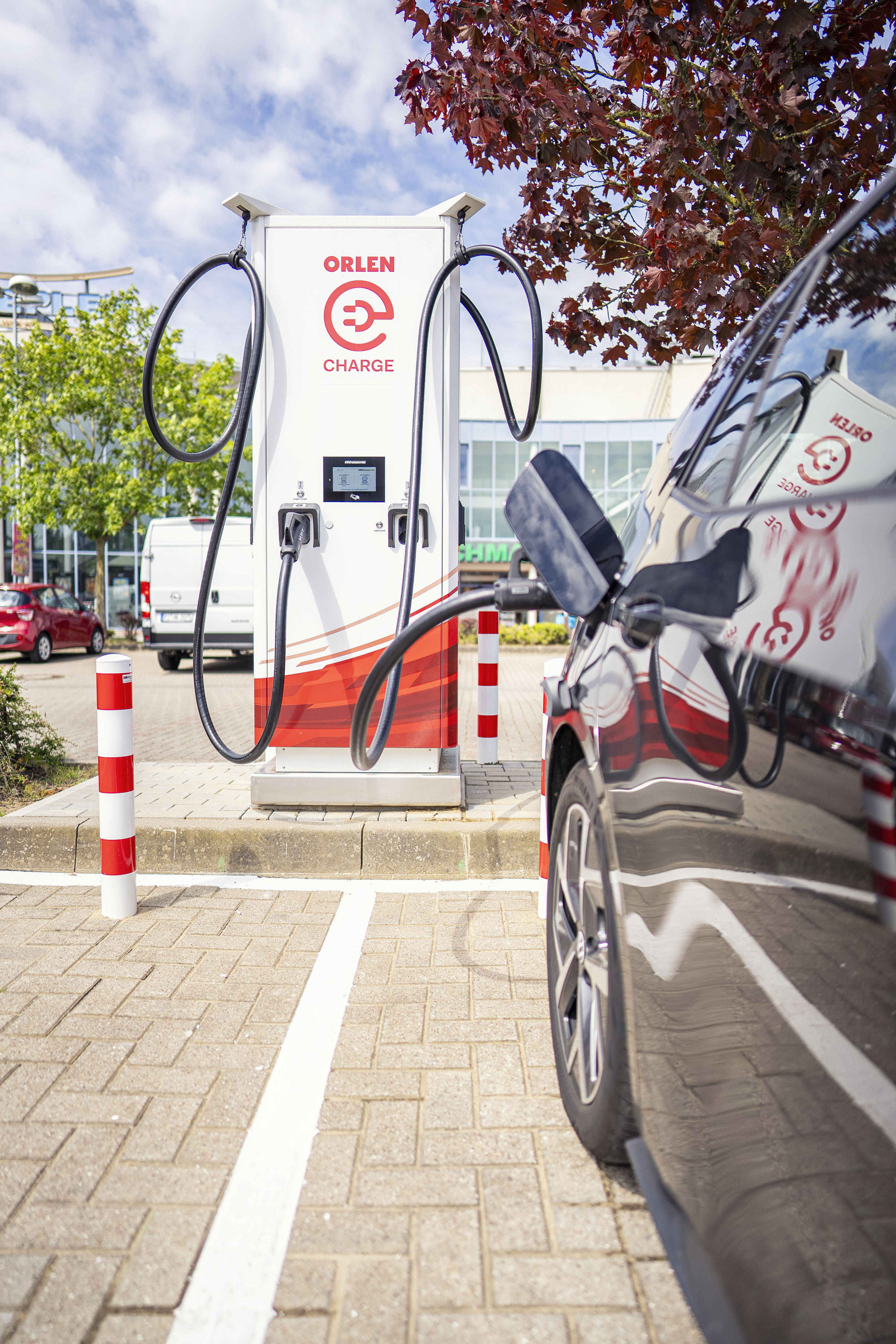 ORLEN CHARGE_säule.jpg